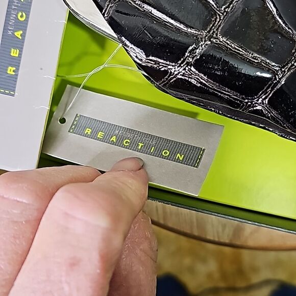 Kenneth Cole Reaction Clutch NWT Crocodile Style Brown Silvertone Hardware - Picture 9 of 12